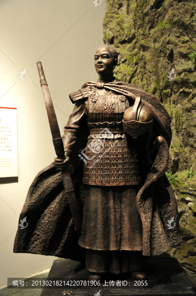 冼夫人雕像