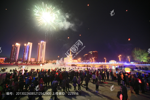 勞動(dòng)湖畔夜景