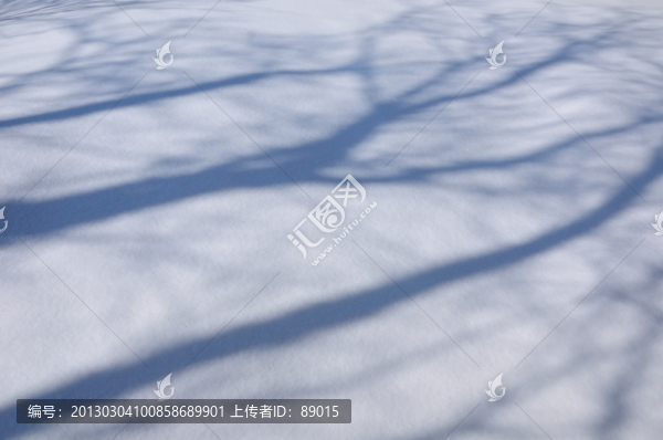 山林雪景