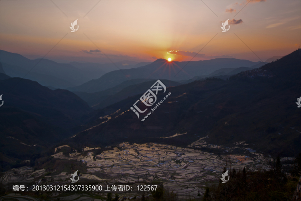 云南元陽梯田老虎嘴日落