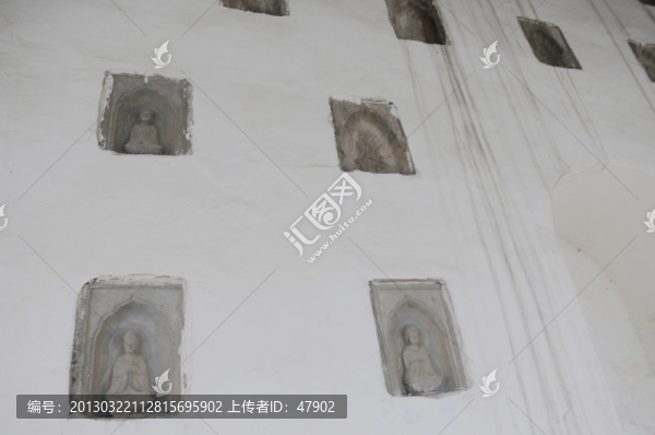 墻中佛像