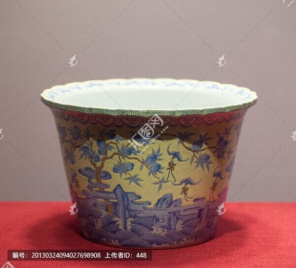 黃地藍(lán)料彩桃蝠紋花口花盆