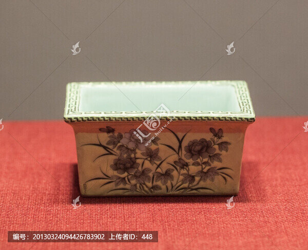 黃地墨彩折枝花紋長方花盆