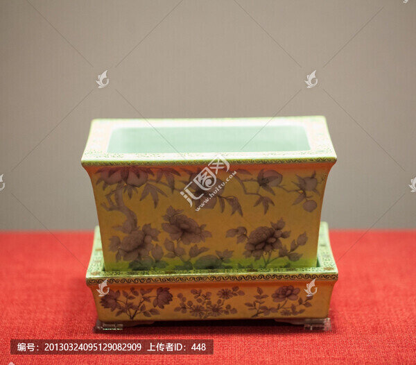 黃地墨彩花卉紋長方花盆、花盆托