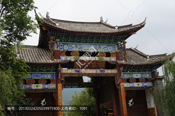 云南束河古鎮(zhèn)牌坊