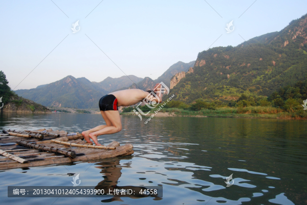 戶外游泳