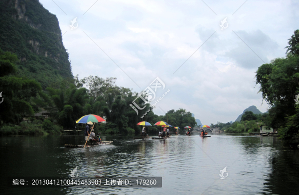 小河竹筏漂流
