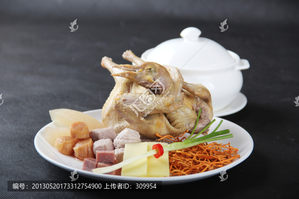 蟲草花花膠燉乳鴿