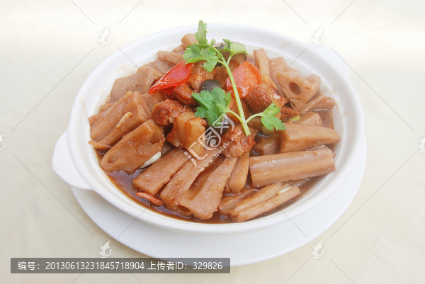 連藕燜紅燒肉