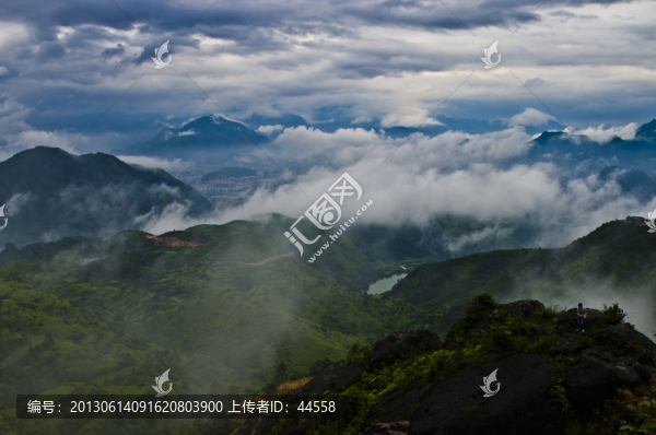 山脈