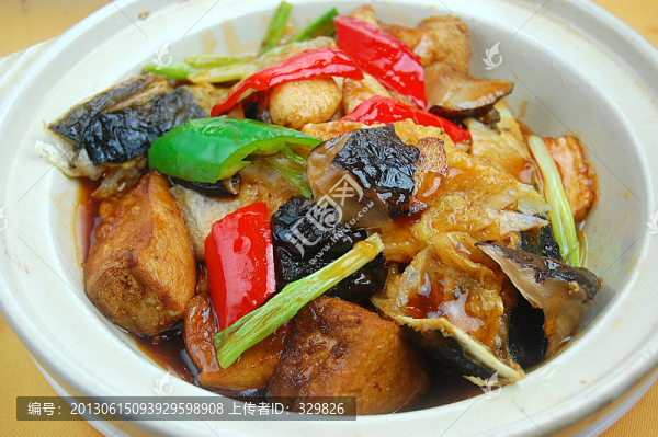 鄉(xiāng)下豬肉魚頭紋豆付