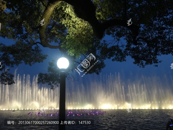 晚間的音樂噴泉