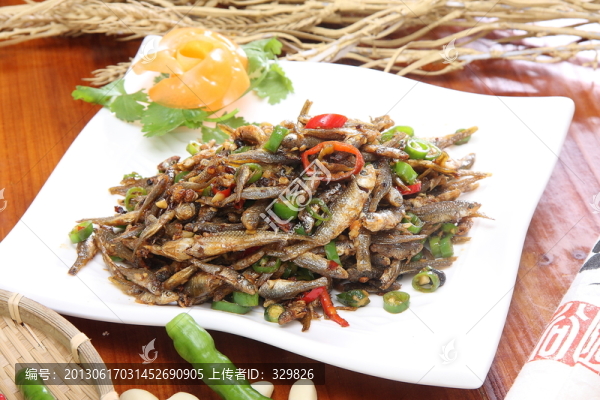 青椒炒小魚