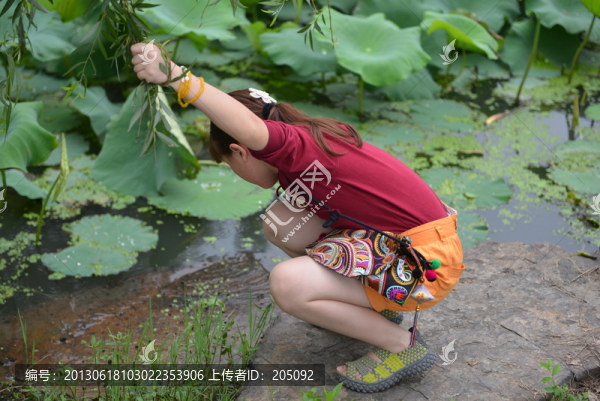 小女孩