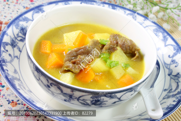 咖哩土豆牛肉湯
