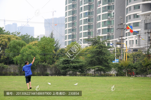 綠地草坪,商業(yè)地產(chǎn)