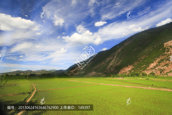 山間田野