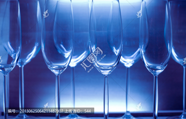 玻璃杯