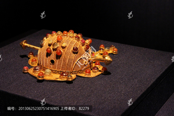 鑲寶石金冠