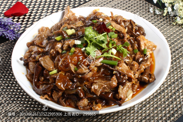 真蘑護心肉炒粉