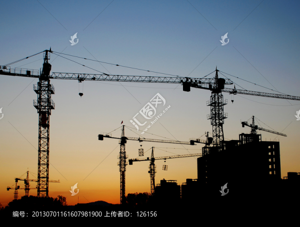 夜幕下的建設(shè)工地