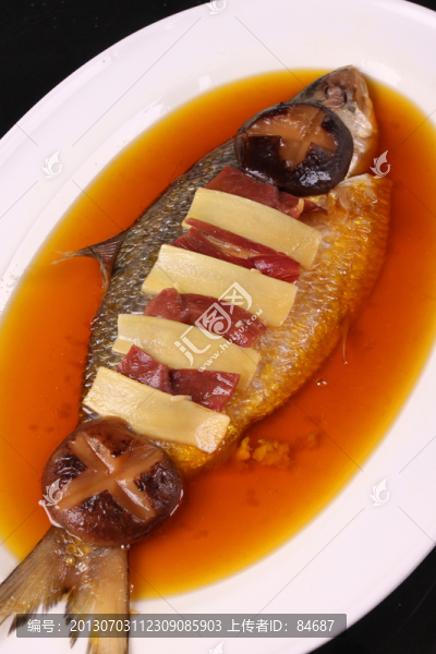 酒香云腿蒸長江鰣魚