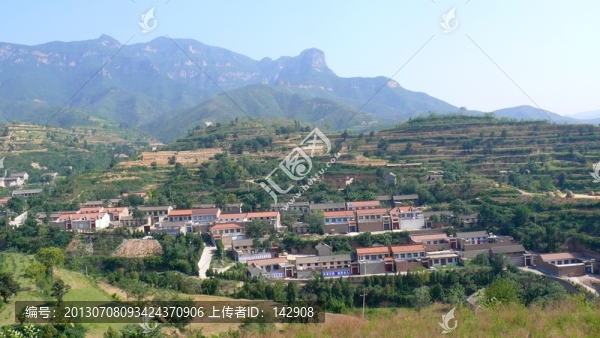 山區(qū)小山村