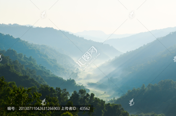 關(guān)山牧場的晨曦