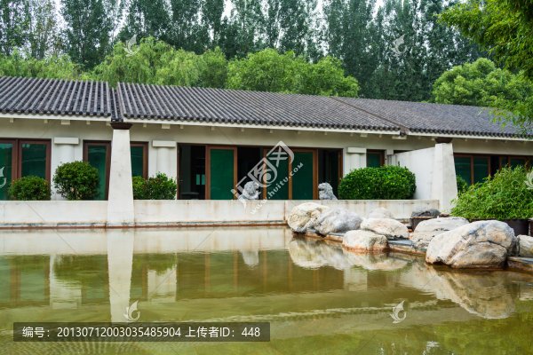 溫泉浴池