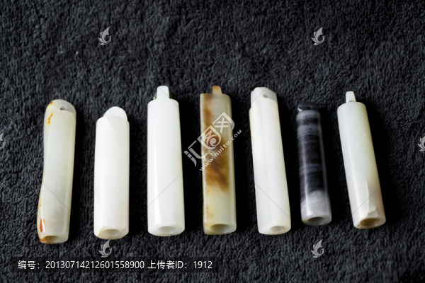 玉翎官