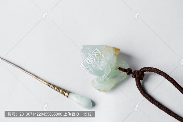玉飾