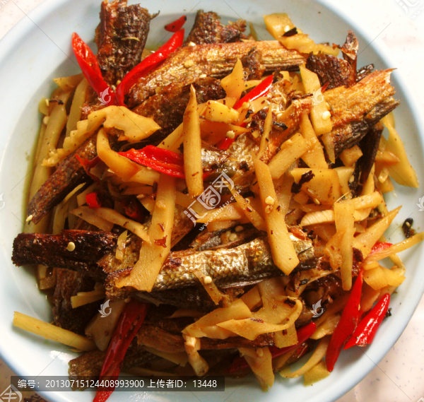 漓江美食之酸筍煸魚干
