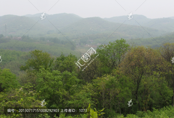 春季山谷