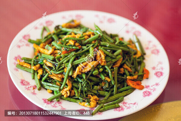 肉絲炒蕨菜