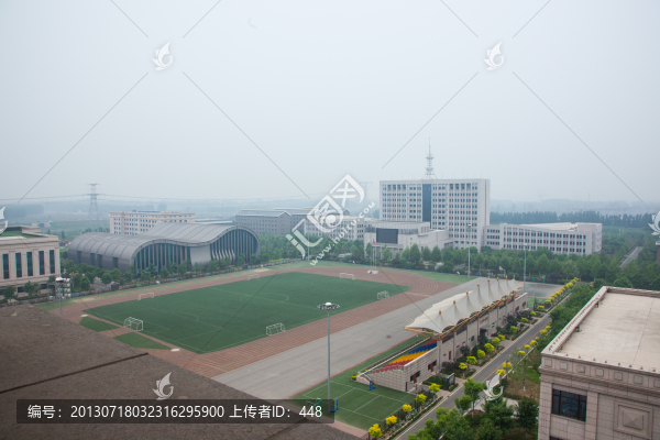 學(xué)校操場