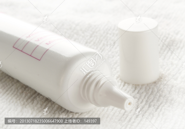 ZA新能真皙美白隔離霜（組圖）