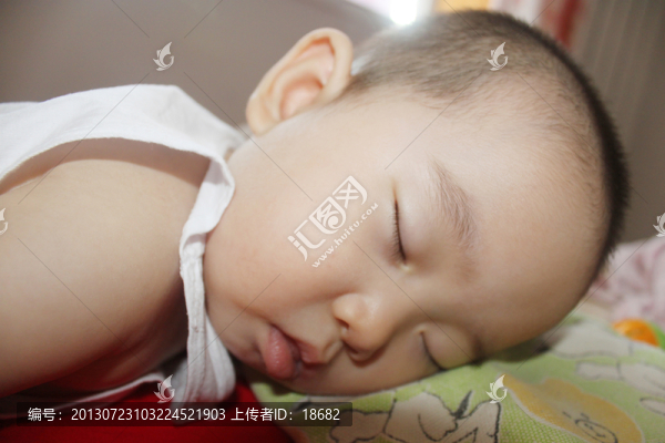 甜睡的嬰兒