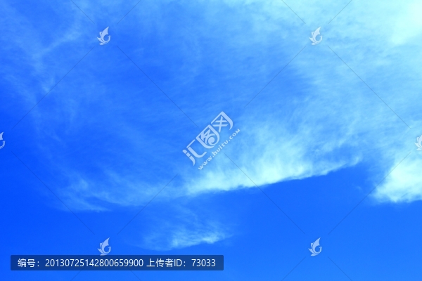 像一艘船乘風(fēng)破浪的船云彩