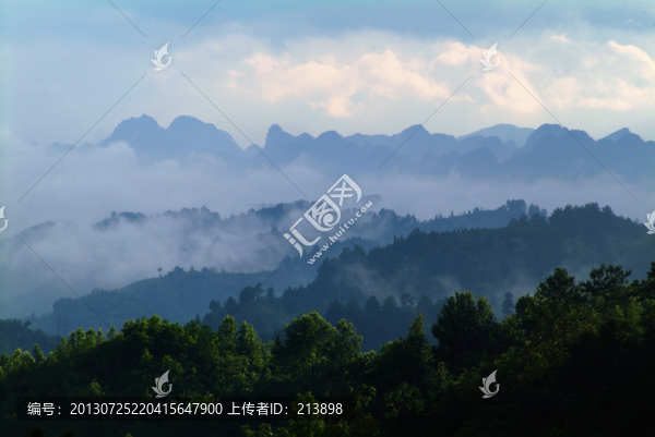 山峰云海