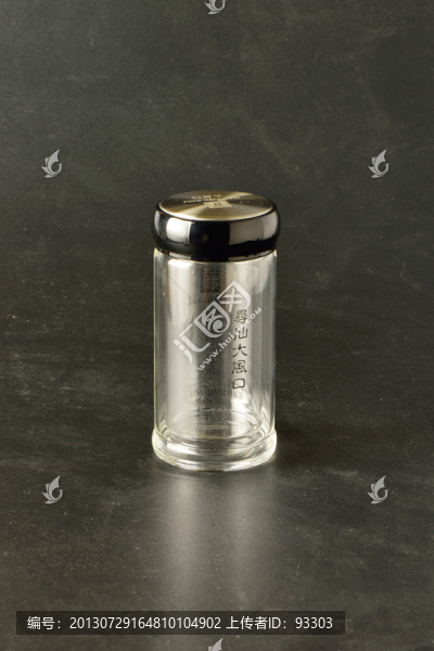 玻璃杯