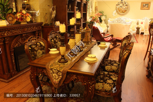 餐桌