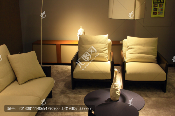 沙發(fā)