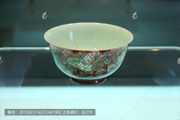 景德鎮(zhèn)官窯琺瑯彩碗