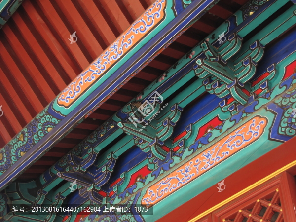 山海關(guān)海神廟梁上的燕子窩
