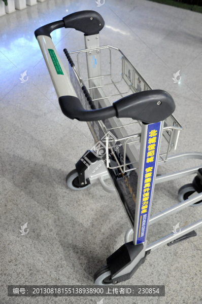 機(jī)場(chǎng)行李車(chē)