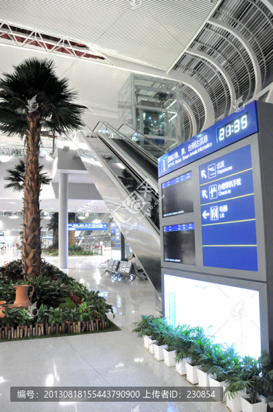 機場手扶電梯,信息牌
