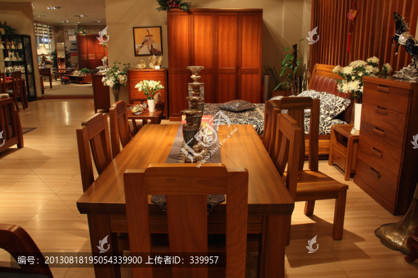 餐桌