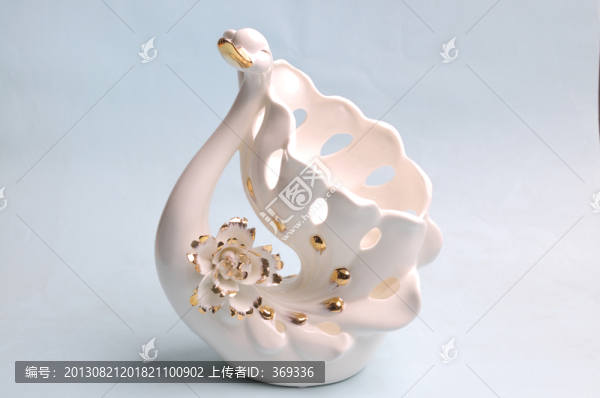 天鵝型瓷器裝飾品