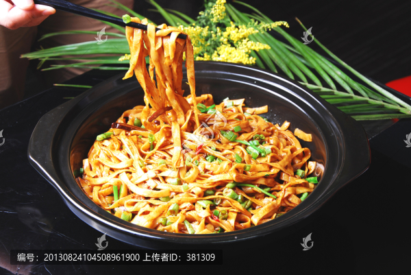 豆角燜面