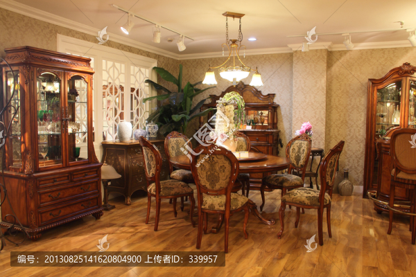 歐式餐桌